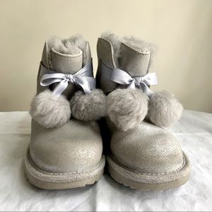 Girls Silver Uggs, Gita sz 3
